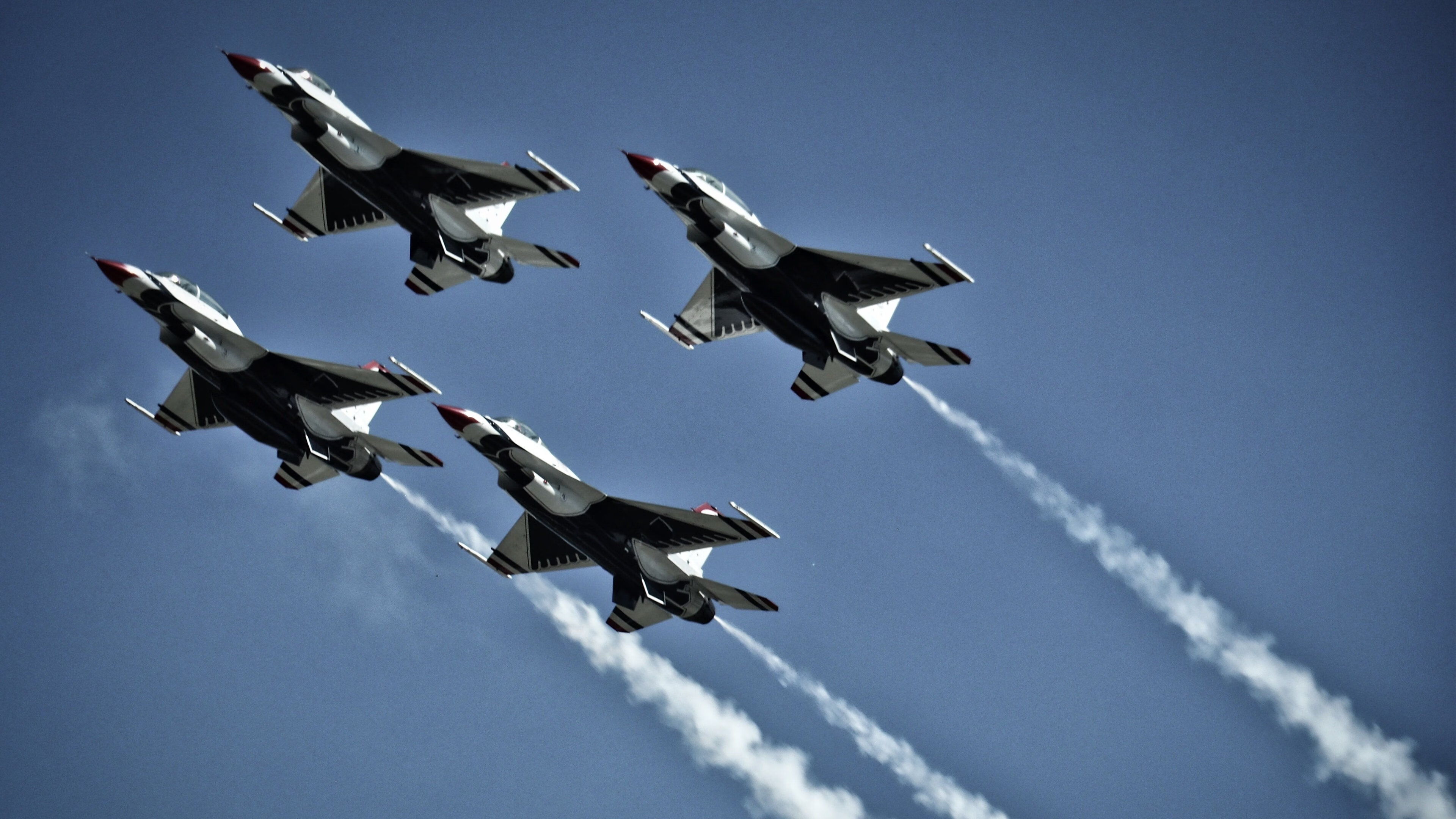 意甲激烈对抗，比分1-0，唯一入球由关键前锋完成，比赛亮点：射门精准度极高